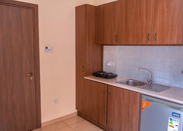 Lakis Court Apartment Larnaca