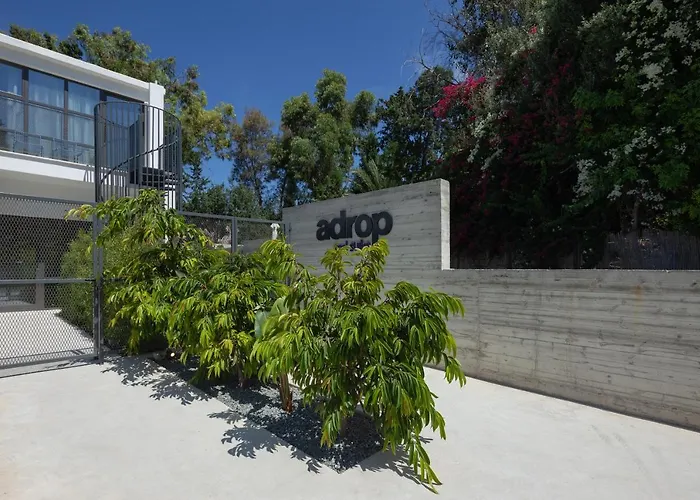 Adrop Pool Suites Paphos