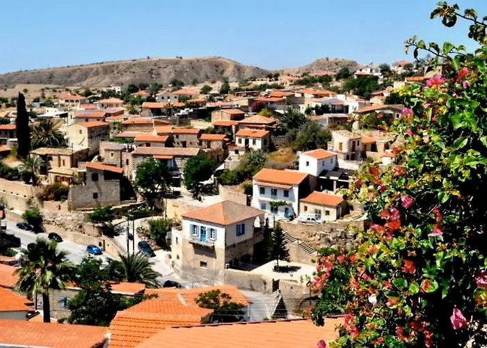 Tochni Hotels