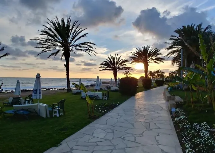 'Chez Antoine' Pool-View 5Min From Sea Apartment Paphos